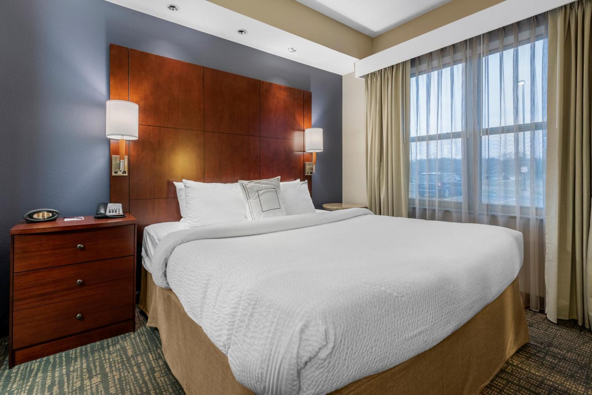 Hotel By Marriott Hazleton