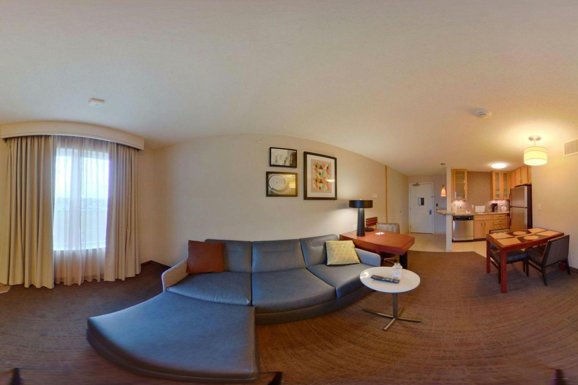 Hotel By Marriott